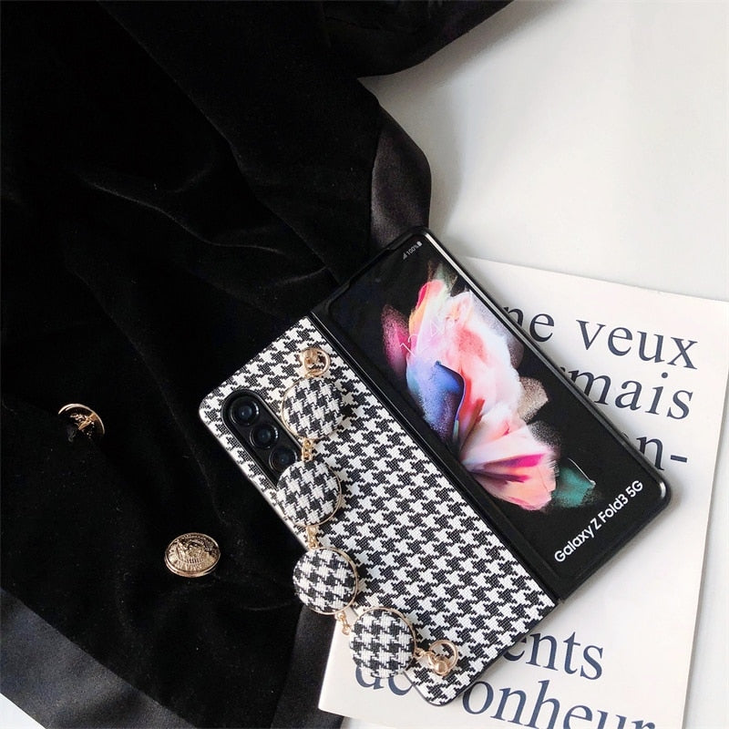 Woman Retro Lattice Pattern Cloth Bracelet Phone Cover For Samsung Galaxy Z Fold 3 5G