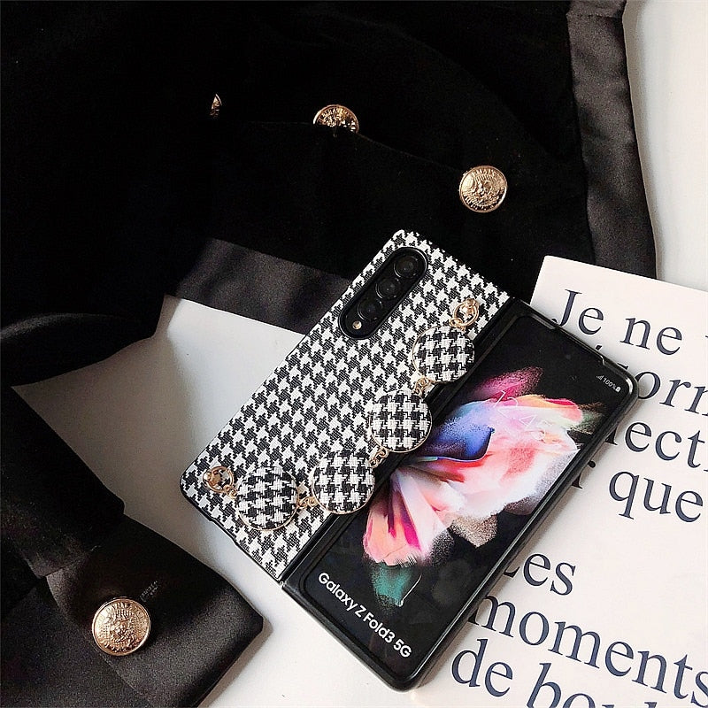 Woman Retro Lattice Pattern Cloth Bracelet Phone Cover For Samsung Galaxy Z Fold 3 5G