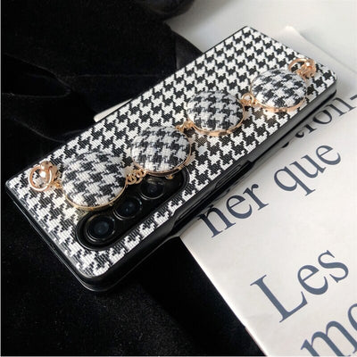 Woman Retro Lattice Pattern Cloth Bracelet Phone Cover For Samsung Galaxy Z Fold 3 5G